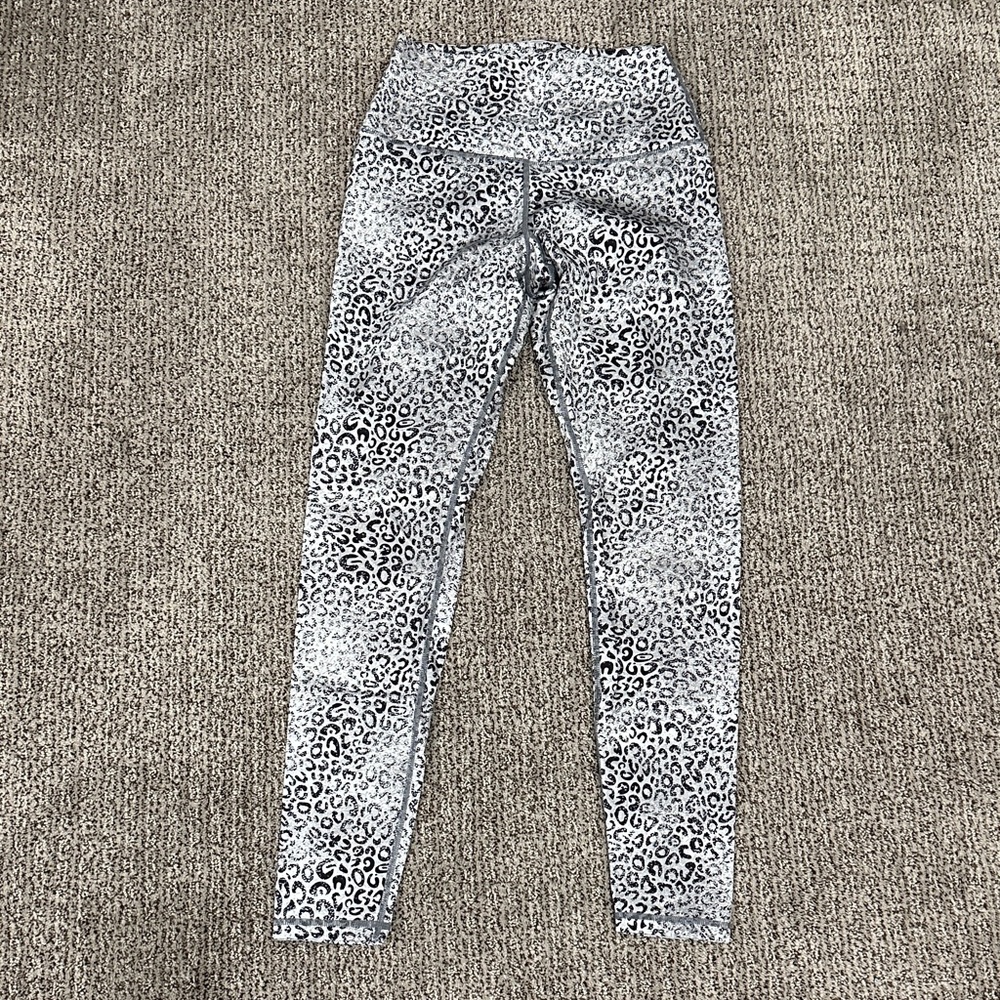 Glyder Women’s Small Black and White Leopard Leggings